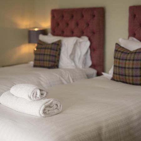 The Thomas Lord Hotel West Meon Bagian luar foto
