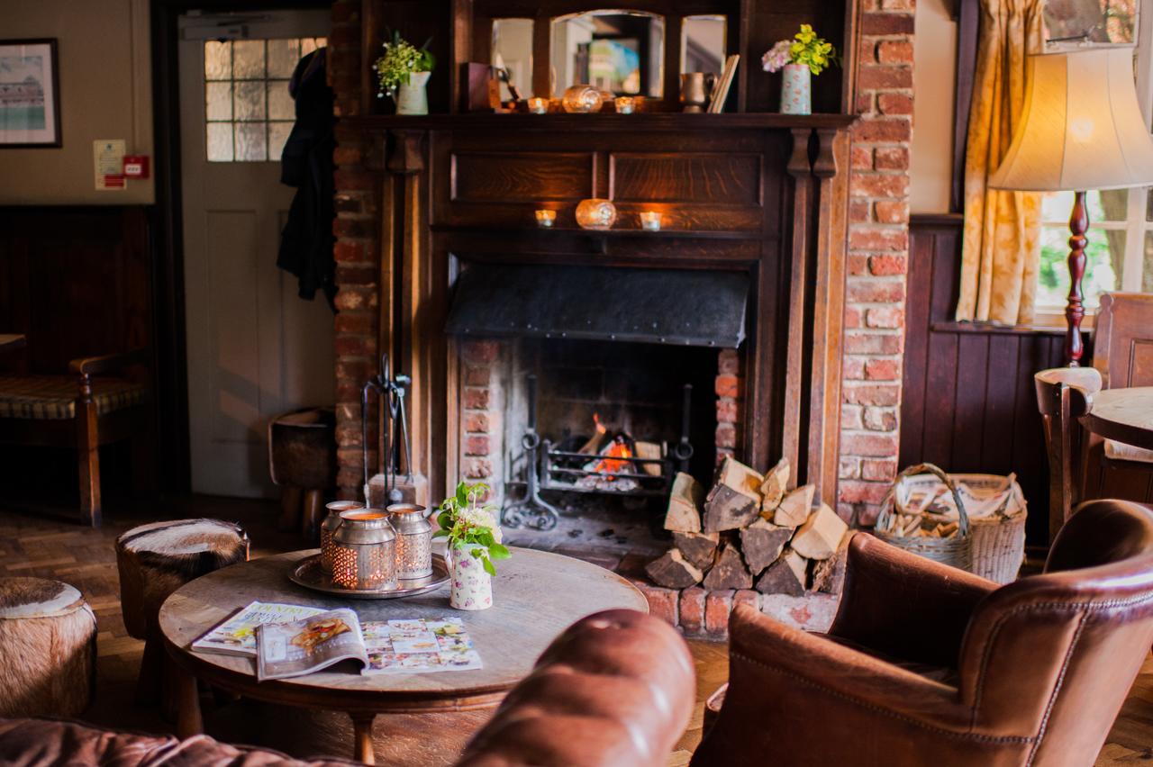 The Thomas Lord Hotel West Meon Bagian luar foto